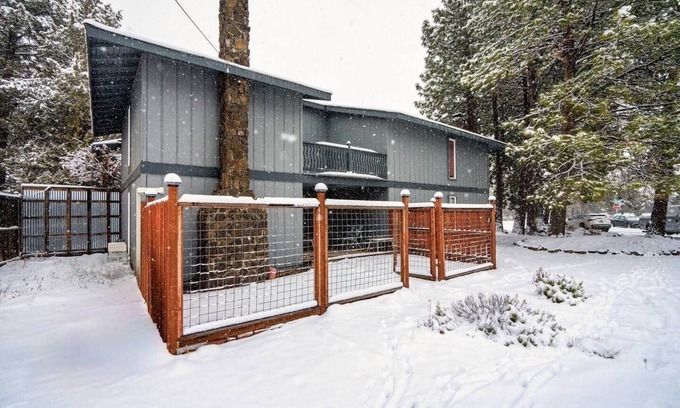 Southeast Bend Apartment | Cozy mid-century getaway near Downtown