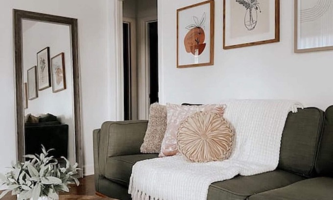 Wade Hampton House | Cozy Mid-Century Modern House, walk to Starbucks