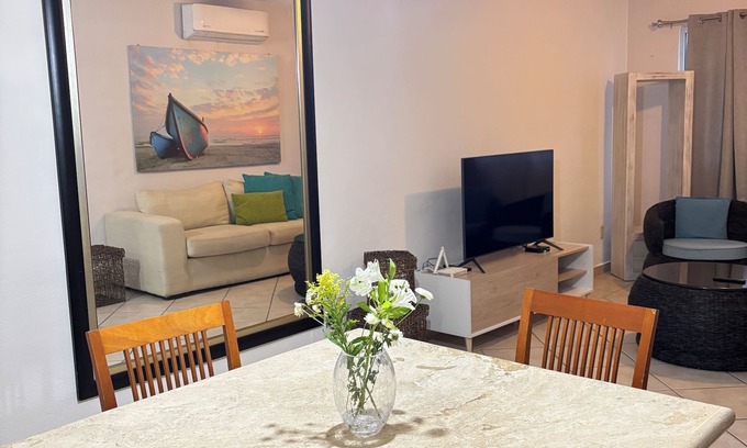 El Caloso Apartment | Cozy Minimalist Apartment
