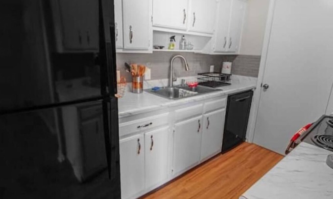 Lexington Condo | Cozy Modern 2 Bed Condo