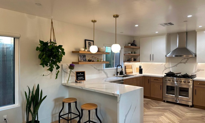 Eagle Rock House | Cozy Modern Craftsman 2 Bed 2 Bath, High Speed WIFI