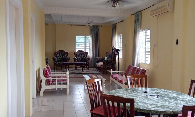 Bedil Besar House | Cozy Modern Village Single Storey House