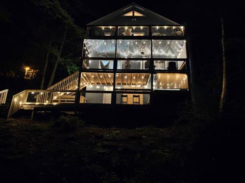 Mill Ridge House | Cozy Mountain Chalet With Hot Tub Outdoor Movie Screen And Fire Place