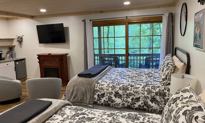 Sapphire Condo | Cozy Mountain Hideaway surrounded by waterfalls and hiking