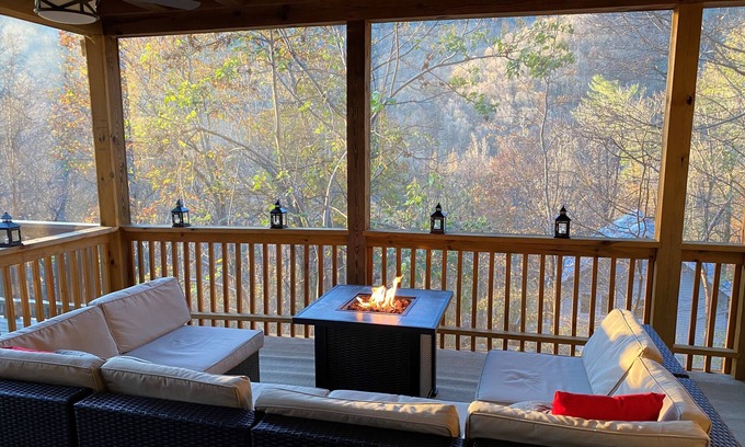 Chimney Rock House | Cozy Mountain Retreat in Chimney Rock Village