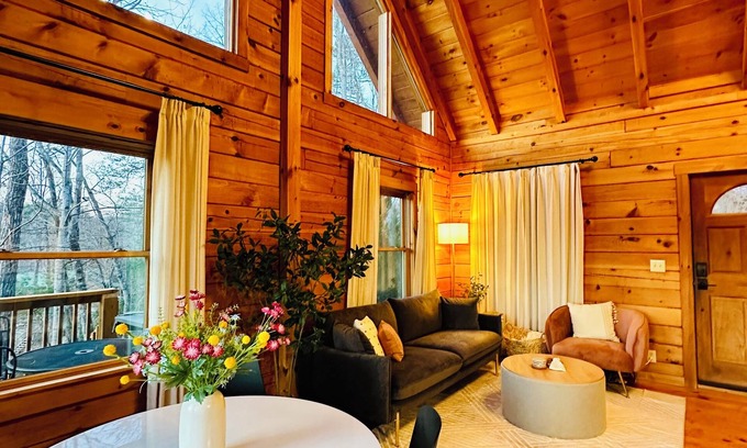 Lake Lure Cabin | Cozy Mountain View Cabin Retreat - Private Lake & Fire Pit