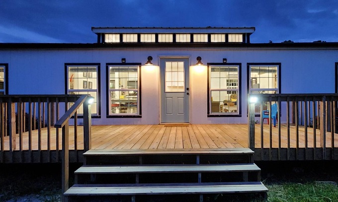 Saint Andrews Cottage | Cozy Mountain Views Cottage with a Farm Stay