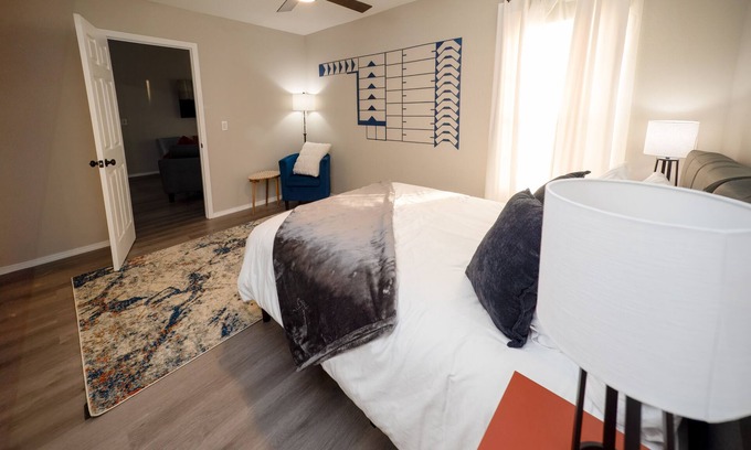Eufaula House | Cozy multi-family stay within walking distance to Lake Eufaula!