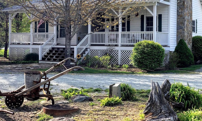 Altamont Cabin | Cozy Nest Cabin at Linville!