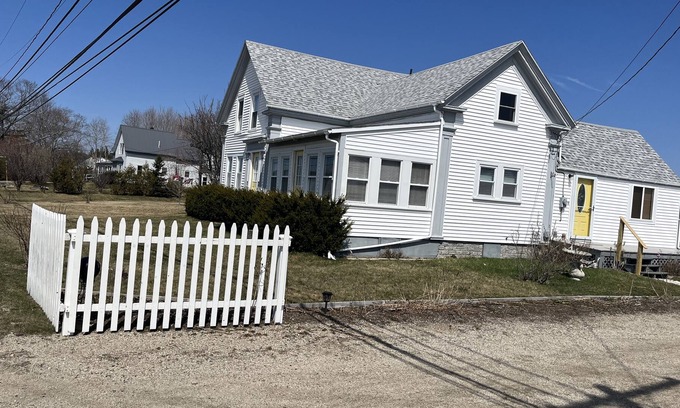 East Sullivan House | Cozy New England home 30 miles to beautiful Acadia National Park