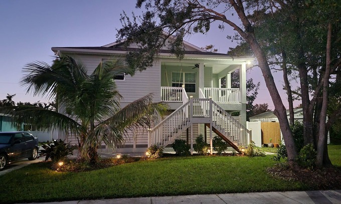 Bradenton House | Cozy new home 2 blocks from Manatee River, close to the boardwalk, and downtown