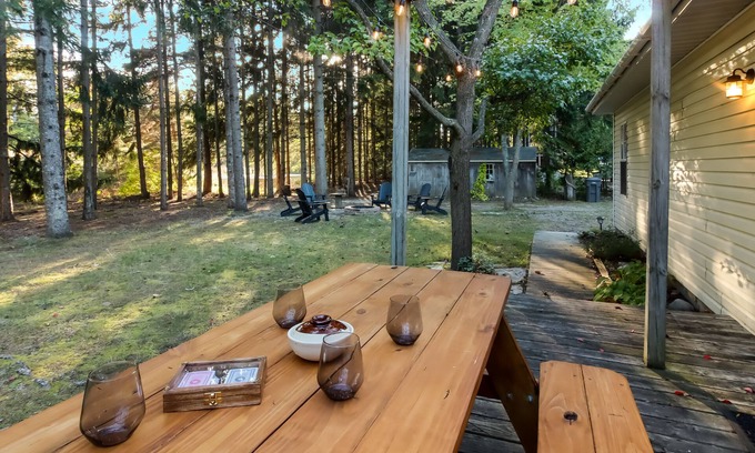Northport Cottage | Cozy & New - Walk to Lake Michigan & Northport's shops, restaurants, and bars.