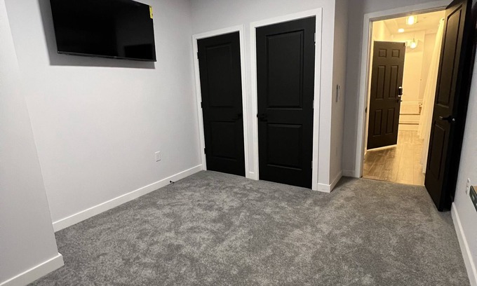 Glenwood Apartment | Cozy newly renovated two-bedroom apartment