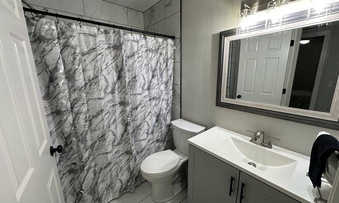 Russellville House | cozy, newly renovated home close to I40, MJ Hickey, schools, ATU, & local parks