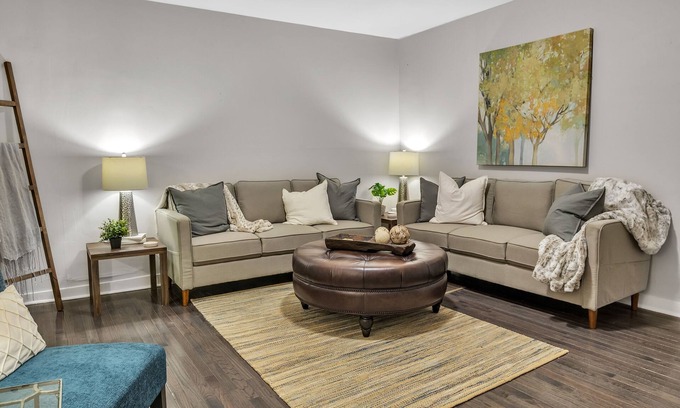 Newnan House | Cozy Newnan Retreat-Near Trilith Studios, Serenbe and mins away from Restaurants