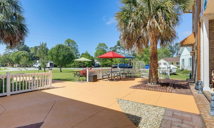 Newport Apartment | Cozy Newport Apartment w/Dock & Creek Access!