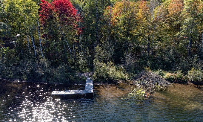 Northwoods Beach House | Cozy Northwoods cabin, steps away from Lac Courte Oreilles!!