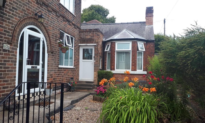 Mapperley Apartment | Cozy Nottingham Apartment with Perfect Location