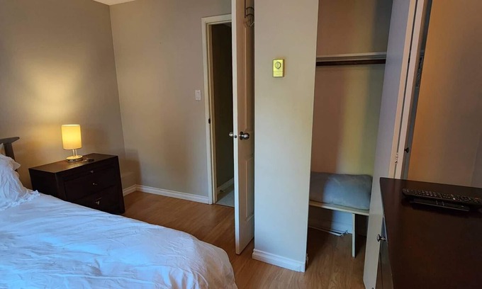 Richmond House | Cozy One Bedroom Available In Richmond! ๐กโ