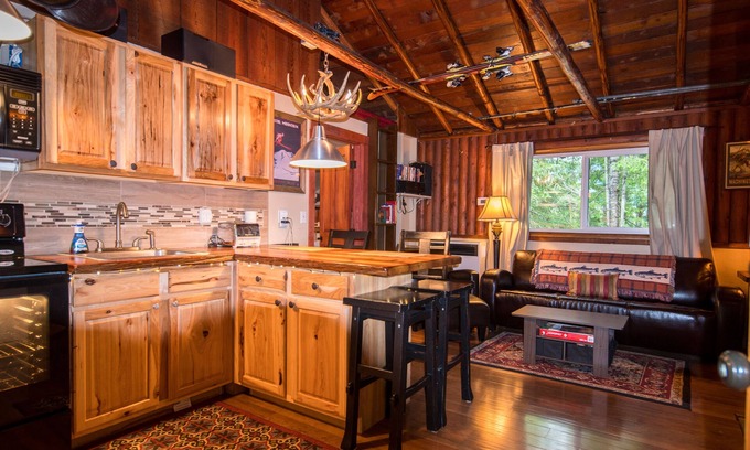 Packwood Cabin | Cozy Packwood Ski Cabin near White Pass and Mt Rainier