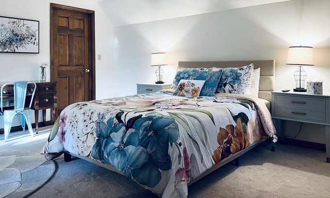 Jim Thorpe Cottage | Cozy, pet-friendly 3-bedroom plus office sleeps up to 10!