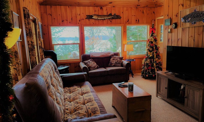 Arbor Vitae Cabin | Cozy, pet friendly, main snowmobile trail on Big Arbor Vitae Lake!