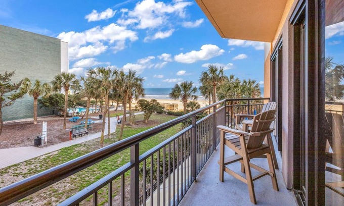 Myrtle Beach Condo | Cozy Pet Friendly 1 BR with Ocean Views, Pools, Hot Tubs, On-Site Restaurant