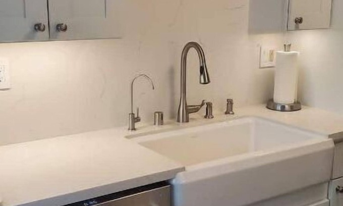 Sawtelle Condo | Cozy pied a terre - Santa Monica/Brentwood adjacent
