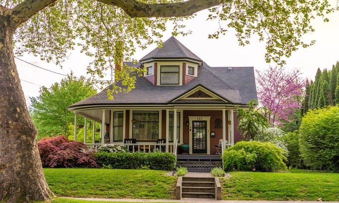 Walla Walla Apartment | Cozy private apartment in a historic Victorian house close to downtown