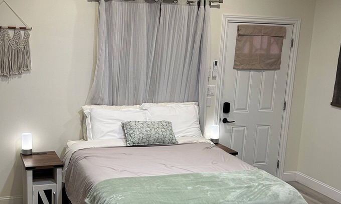 Bakersfield Apartment | Cozy, private full Guesthouse in Bakersfield, CA