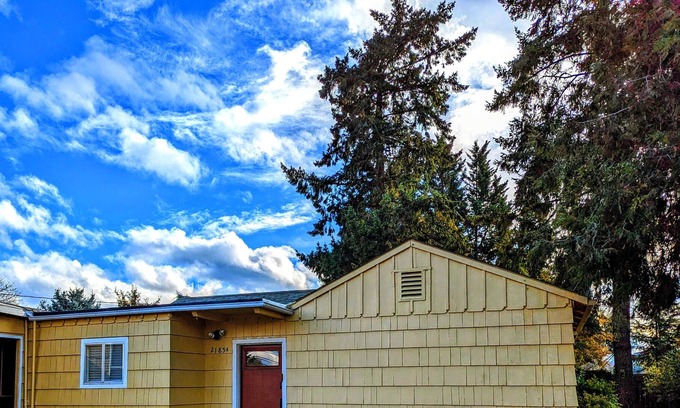 Grants Pass House | Cozy Private Guest House Near Hospital