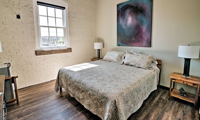 Hickory Apartment | Cozy Private King Suite in the Heart of Downtown!