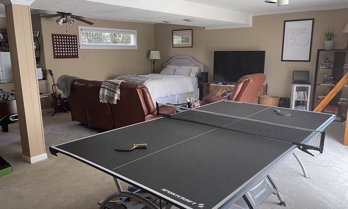 Columbia House | Cozy, private, recreation suite
