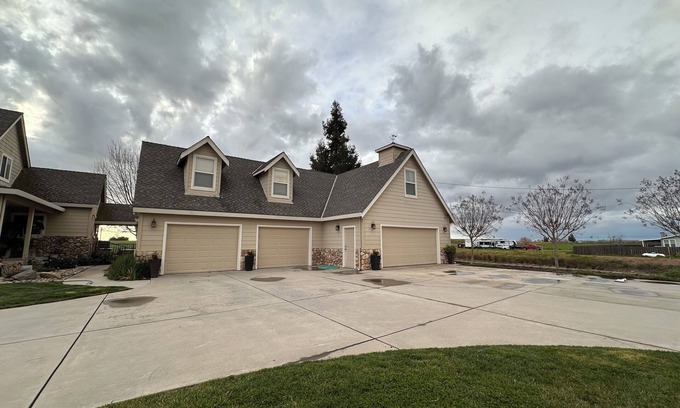 Stanislaus County Other | Cozy, Quiet Guest Farmhouse Studio Above Garage With A View Great For Families