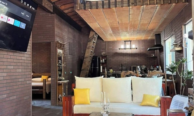 Oakhurst House | Cozy & Quiet Mountain Retreat near Yosemite