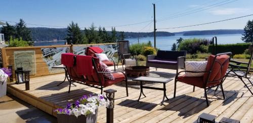 Regional District of Nanaimo Apartment | Cozy Quiet Suite with Private Hot Tub with Ocean Views