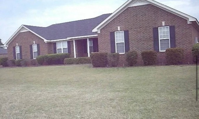 Gracewood House | Cozy ranch style house with wifi.