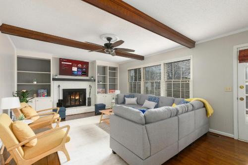 Carriage Hills House | Cozy & Relaxing Home, Hot Tub, Fire Pit, Deck