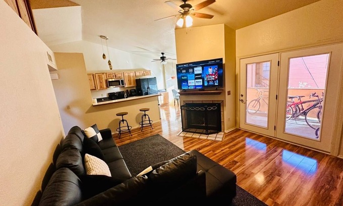 Tucson Condo | Cozy remodeled-condo near Tucson Airport & Downtown with High-Speed Internet