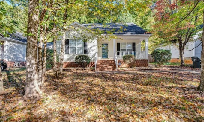 Downtown House | Cozy Renovated Home 1 mile to DT w/Fenced in Yard