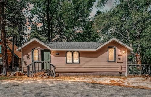 Green Valley Lake House | Cozy Renovated Cabin Beautifully Design with Private Deck in California