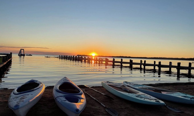 Isle Resort | Cozy Resort Double Queen Hotel Room with WIFI with Mille Lacs Lake Views