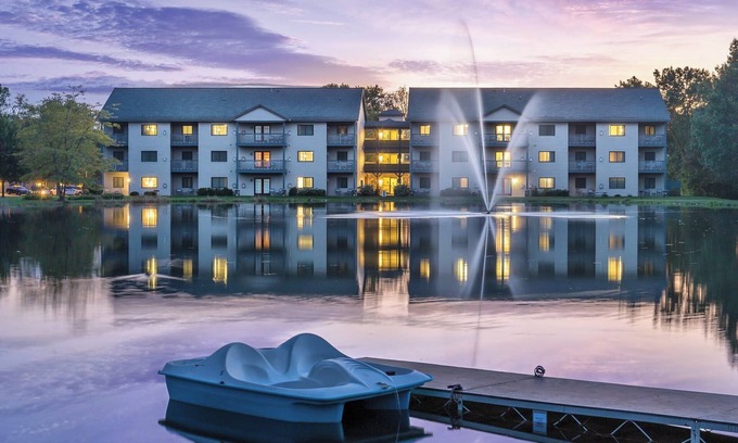 Wisconsin Dells Condo | Cozy Retreat: 1BR King Suite @ Wyndham Tamarack