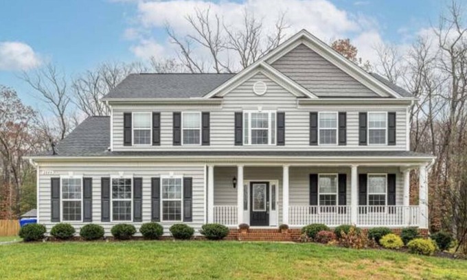 Indian Head House | Cozy Retreat 5-BDR Home in Southern MD near Naval Base with WiFi