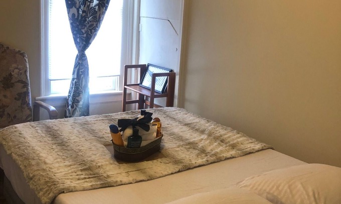 Binghamton House | Cozy Retreat, feels like Royalty!