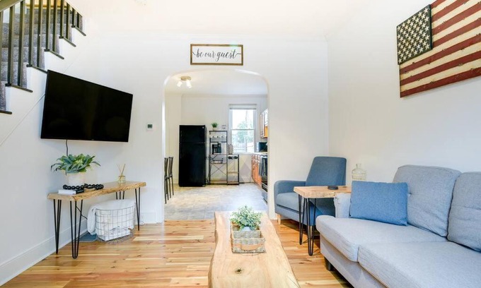Lancaster Apartment | Cozy Retreat in Downtown Lancaster with Backyard Patio