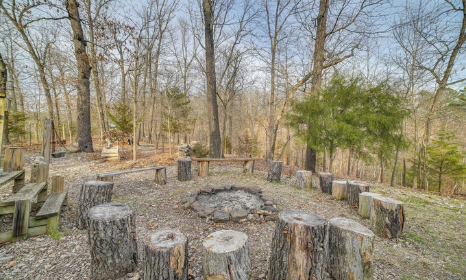 Rogers Apartment | Cozy Rogers Studio Apt w/Lake Access & Fire Pit!