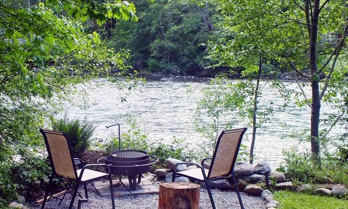 Baring Cabin | Cozy Romantic Riverside Cabin, View Hot Tub, in the Cascade Mountains of WA