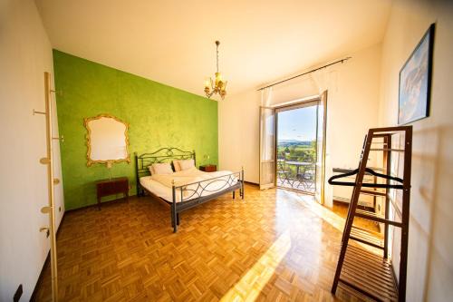 Fratta Bed & Breakfast | Cozy Room with Balcony, Ping Pong & Billiard Table