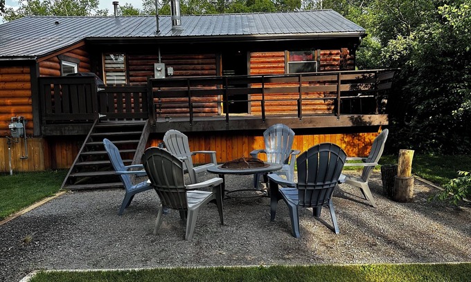 Kenosee Lake Cabin | Cozy rustic cabin in the beautiful moose mountains. At Kenosee Lake Saskatchewan